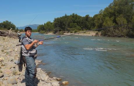 Arranca la temporada de pesca en Aragón en los cotos deportivos 'Canal de Berdún' y 'Río Aragón'